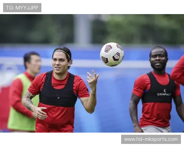 亚冠赛事教练临场换人模式分析 斯卢茨基与阿洛伊西首秀对比复盘