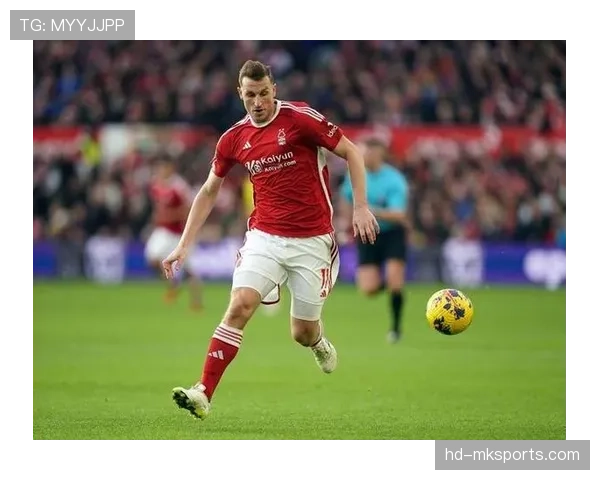 霍尔远射折射入网 纽卡斯尔联一度扳平比分